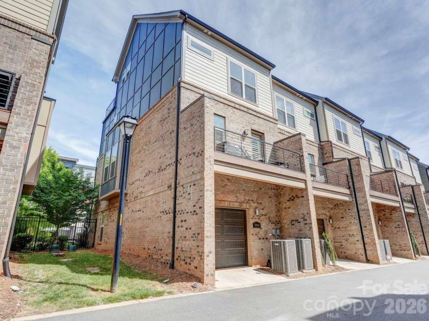 3808 Sky Haven Drive, Charlotte, NC 28209.  MLS# CAR4381806, YatesRealty ID 24219. 