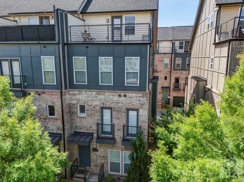 3808 Sky Haven Drive, Charlotte, NC 28209.  MLS# CAR4381806, YatesRealty ID 24219. 