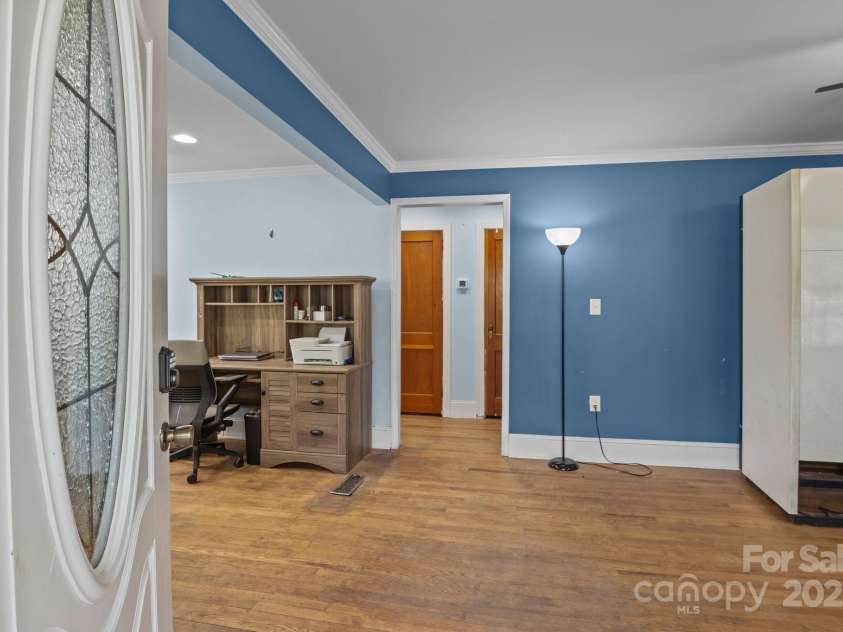 800 Woodlawn Street, Belmont, NC 28012.  MLS# CAR4260667, YatesRealty ID 24219. 