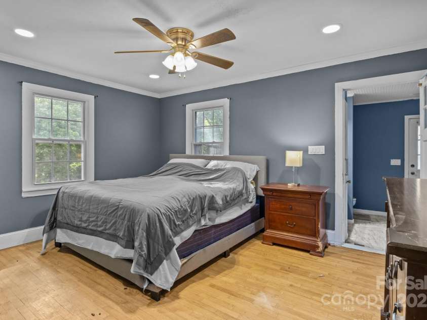 800 Woodlawn Street, Belmont, NC 28012.  MLS# CAR4260667, YatesRealty ID 24219. 