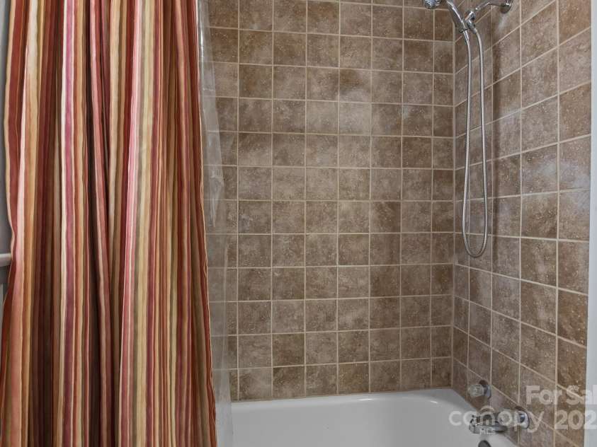 800 Woodlawn Street, Belmont, NC 28012.  MLS# CAR4260667, YatesRealty ID 24219. 