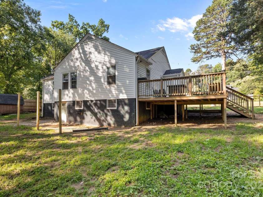 800 Woodlawn Street, Belmont, NC 28012.  MLS# CAR4260667, YatesRealty ID 24219. 