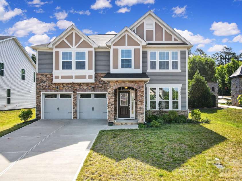 3322 Helmsley Court, Concord, NC 28027.  MLS# CAR4351939, YatesRealty ID 2422. 