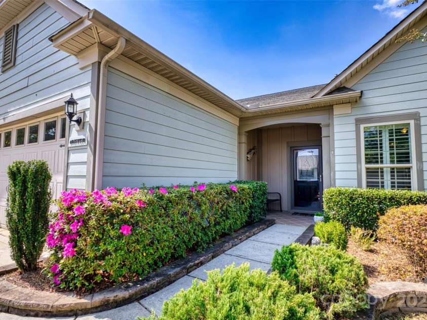 353 Harvest Valley Lane, Fort Mill, SC 29715.  MLS# CAR4331705, YatesRealty ID 2422. 