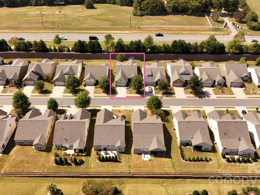 353 Harvest Valley Lane, Fort Mill, SC 29715.  MLS# CAR4331705, YatesRealty ID 2422. 