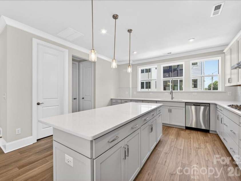 12023 Elsa Lane, Charlotte, NC 28277.  MLS# CAR4330507, YatesRealty ID 24220. Gourmet kitchen