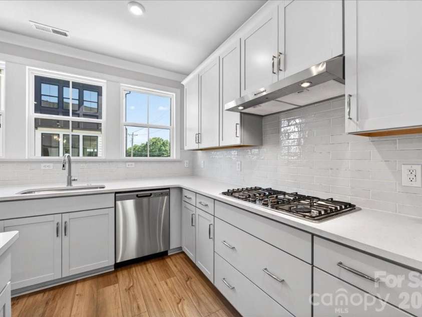 12023 Elsa Lane, Charlotte, NC 28277.  MLS# CAR4330507, YatesRealty ID 24220. Gourmet kitchen
