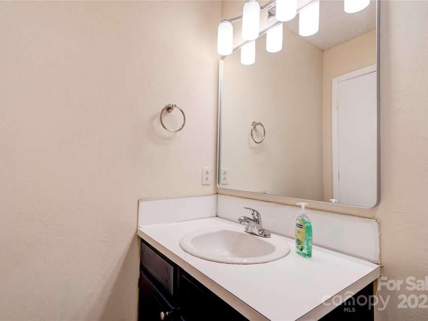 3043 Charles Road, Shelby, NC 28152.  MLS# CAR4267138, YatesRealty ID 24220. Bathroom (1)