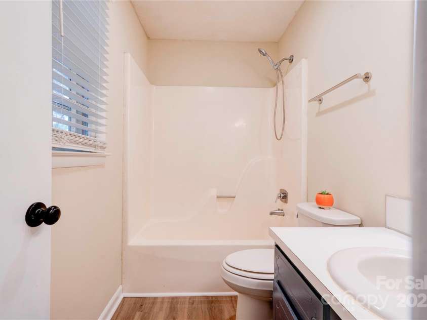3043 Charles Road, Shelby, NC 28152.  MLS# CAR4267138, YatesRealty ID 24220. Bathroom (2)