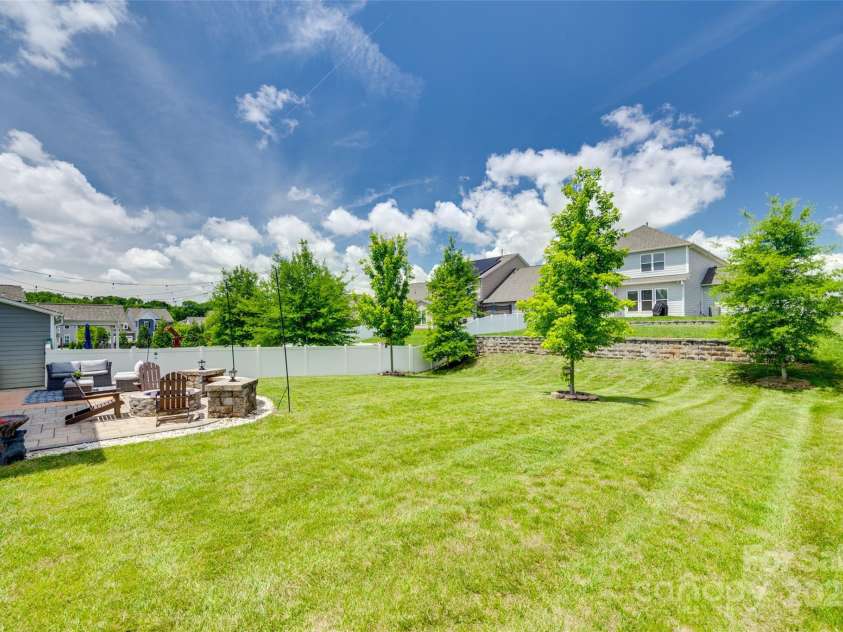 16008 Weeping Valley Drive, Fort Mill, SC 29715.  MLS# CAR4258885, YatesRealty ID 24223. 