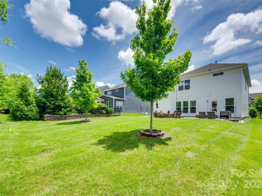 16008 Weeping Valley Drive, Fort Mill, SC 29715.  MLS# CAR4258885, YatesRealty ID 24223. 