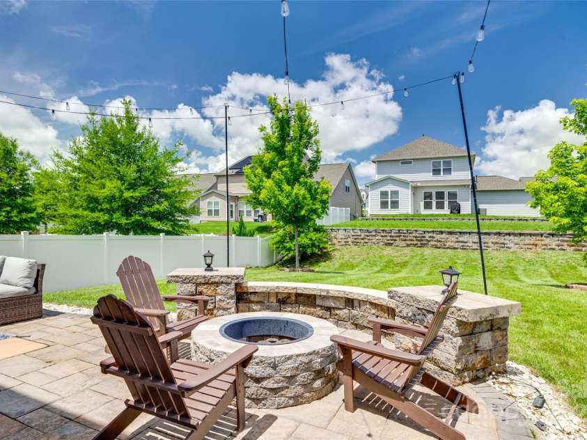 16008 Weeping Valley Drive, Fort Mill, SC 29715.  MLS# CAR4258885, YatesRealty ID 24223. 