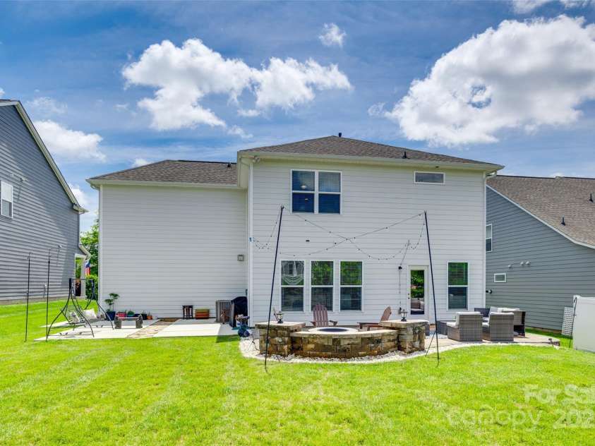 16008 Weeping Valley Drive, Fort Mill, SC 29715.  MLS# CAR4298882, YatesRealty ID 24223. 