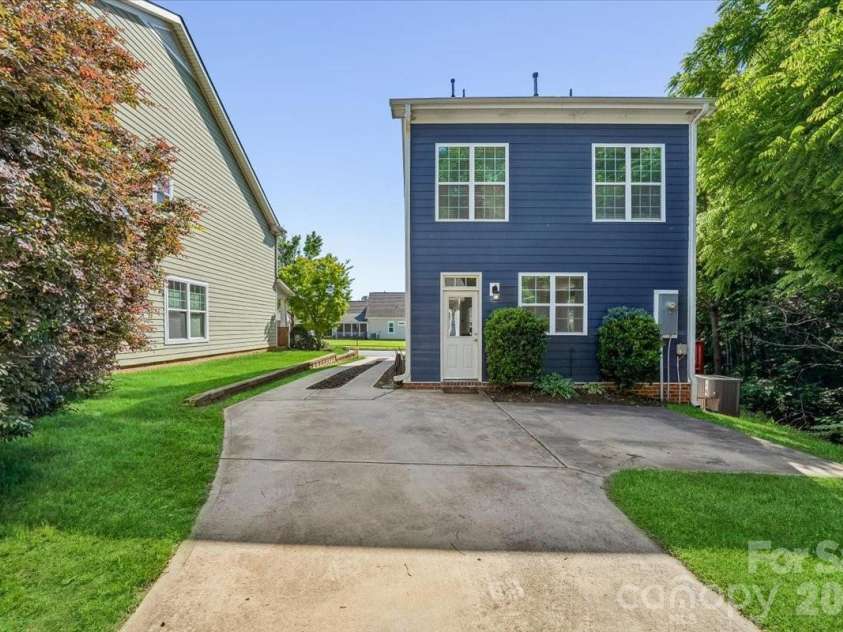 6005 Whitehawk Hill Road, Mint Hill, NC 28227.  MLS# CAR4381854, YatesRealty ID 24224. 