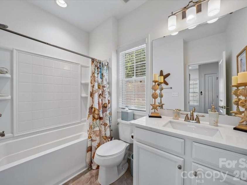 6005 Whitehawk Hill Road, Mint Hill, NC 28227.  MLS# CAR4381854, YatesRealty ID 24224. Guest Bathroom