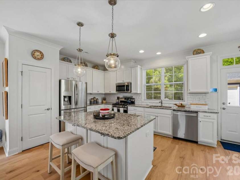 6005 Whitehawk Hill Road, Mint Hill, NC 28227.  MLS# CAR4381854, YatesRealty ID 24224. Kitchen
