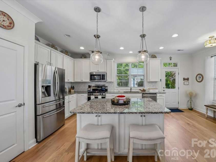 6005 Whitehawk Hill Road, Mint Hill, NC 28227.  MLS# CAR4381854, YatesRealty ID 24224. Kitchen