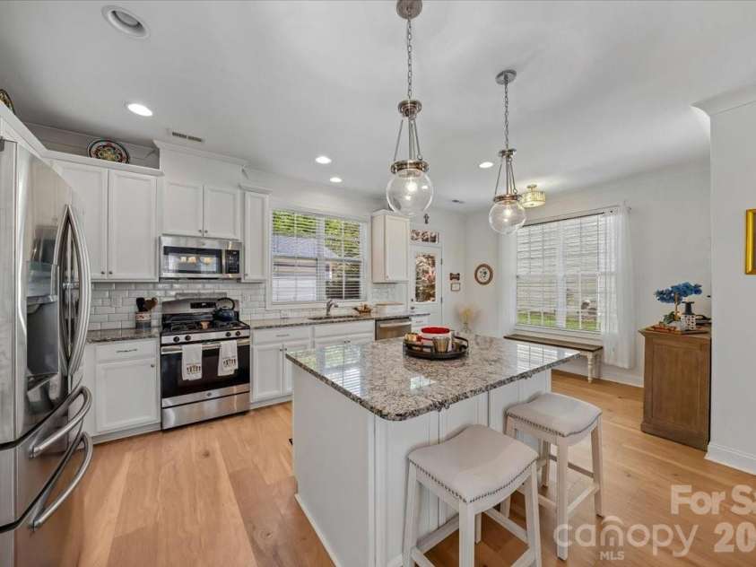 6005 Whitehawk Hill Road, Mint Hill, NC 28227.  MLS# CAR4381854, YatesRealty ID 24224. Kitchen