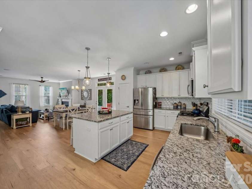 6005 Whitehawk Hill Road, Mint Hill, NC 28227.  MLS# CAR4381854, YatesRealty ID 24224. Kitchen