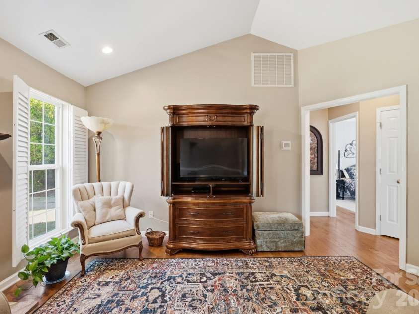 7224 Swans Run Road, Charlotte, NC 28226.  MLS# CAR4370419, YatesRealty ID 24226. 