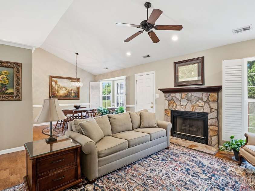 7224 Swans Run Road, Charlotte, NC 28226.  MLS# CAR4370419, YatesRealty ID 24226. 