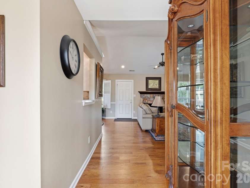 7224 Swans Run Road, Charlotte, NC 28226.  MLS# CAR4370419, YatesRealty ID 24226. 
