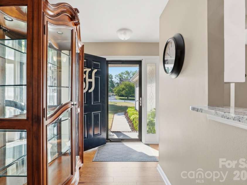 7224 Swans Run Road, Charlotte, NC 28226.  MLS# CAR4370419, YatesRealty ID 24226. 