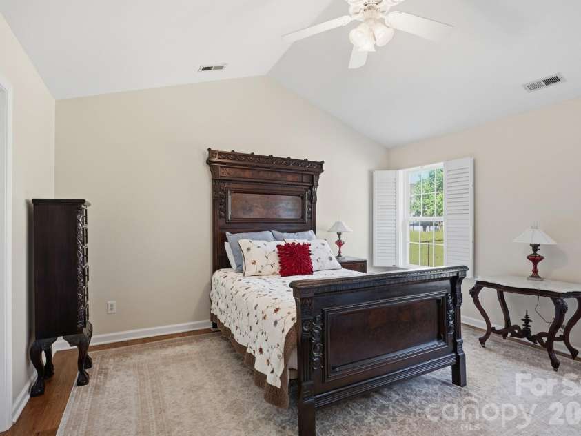 7224 Swans Run Road, Charlotte, NC 28226.  MLS# CAR4370419, YatesRealty ID 24226. 