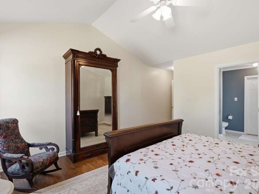 7224 Swans Run Road, Charlotte, NC 28226.  MLS# CAR4370419, YatesRealty ID 24226. 