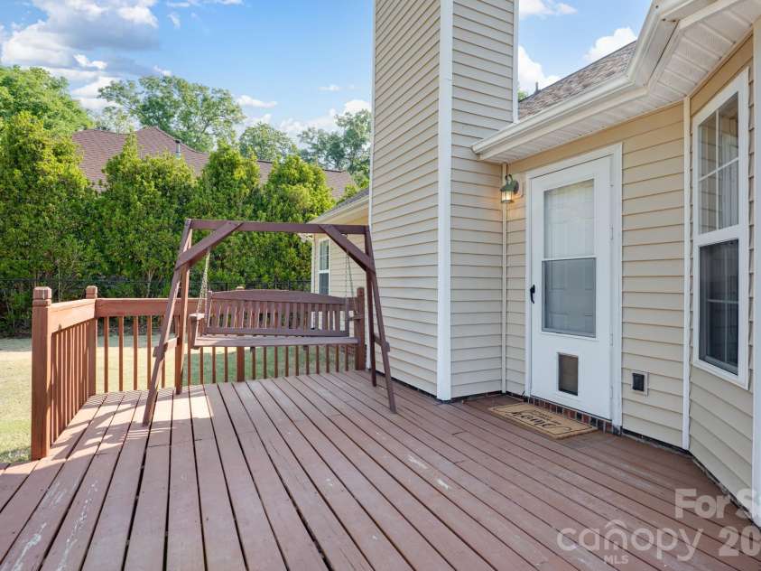 7224 Swans Run Road, Charlotte, NC 28226.  MLS# CAR4370419, YatesRealty ID 24226. 