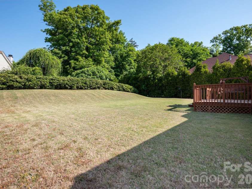 7224 Swans Run Road, Charlotte, NC 28226.  MLS# CAR4370419, YatesRealty ID 24226. 