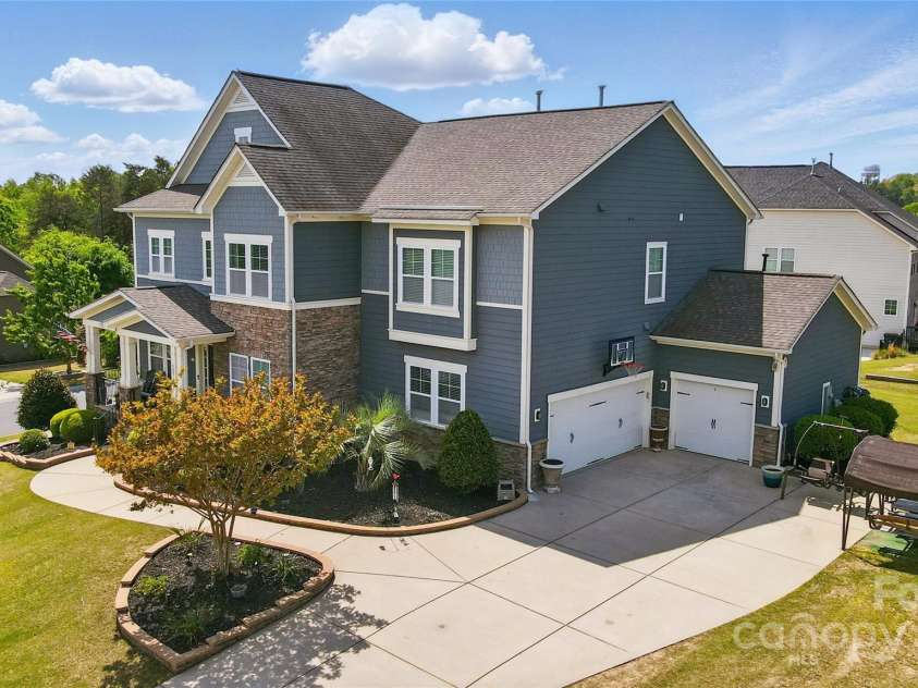 1276 Stonecrest Boulevard, Tega Cay, SC 29708.  MLS# CAR4239331, YatesRealty ID 24228. 
