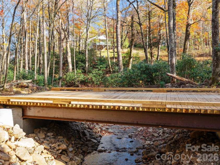 219 Raven Rock Lane, Burnsville, NC 28714.  MLS# CAR4370533, YatesRealty ID 24229. 
