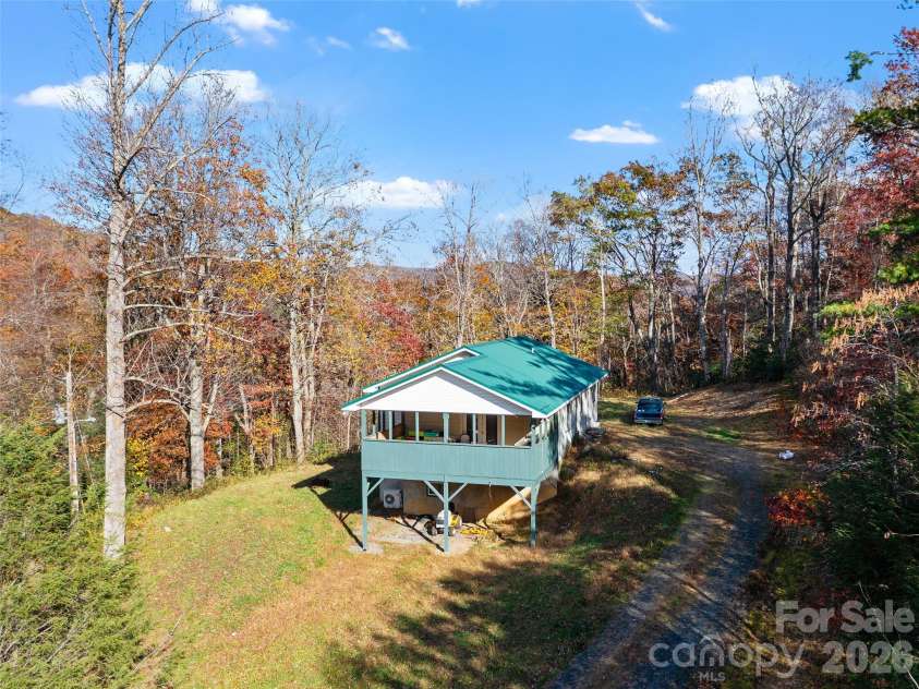 219 Raven Rock Lane, Burnsville, NC 28714.  MLS# CAR4370533, YatesRealty ID 24229. 