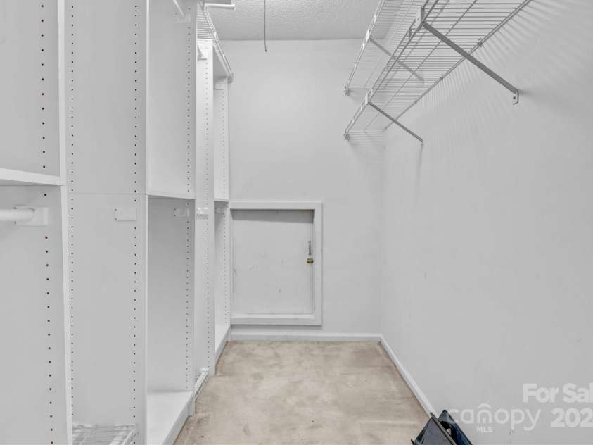 1720 12th Street, Hickory, NC 28601.  MLS# CAR4165878, YatesRealty ID 2423. 