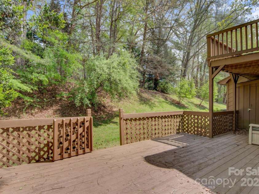 1720 12th Street, Hickory, NC 28601.  MLS# CAR4165878, YatesRealty ID 2423. 