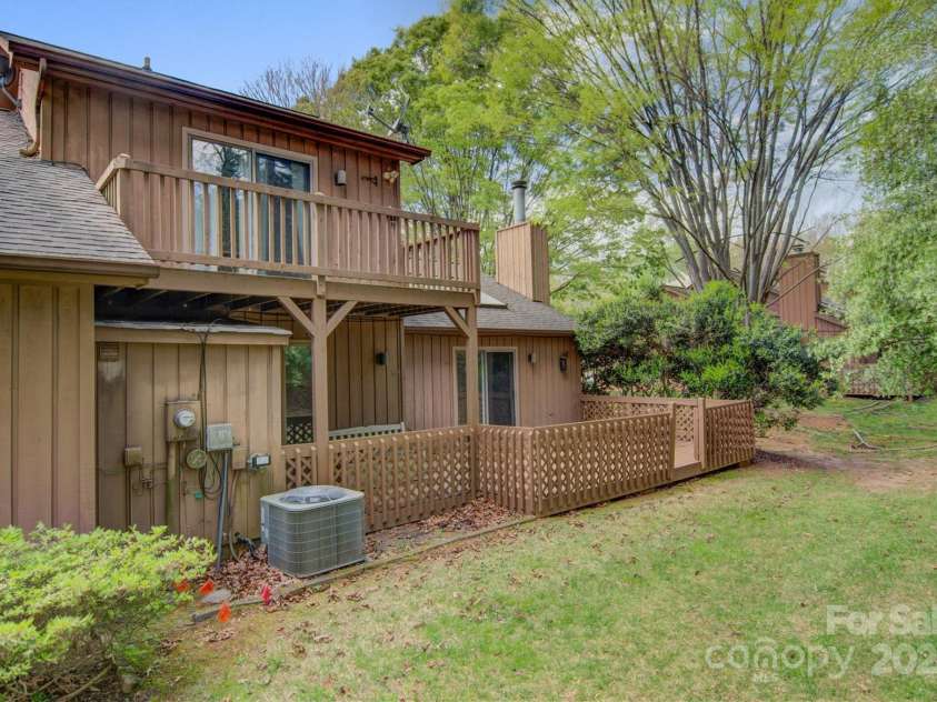 1720 12th Street, Hickory, NC 28601.  MLS# CAR4165878, YatesRealty ID 2423. 