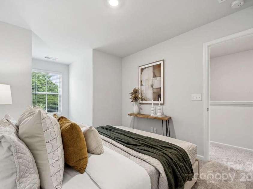 2950 Sloan Drive, Charlotte, NC 28208.  MLS# CAR4328078, YatesRealty ID 2423. 