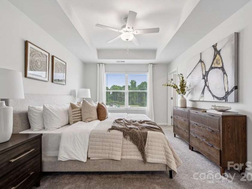 2950 Sloan Drive, Charlotte, NC 28208.  MLS# CAR4328078, YatesRealty ID 2423. 