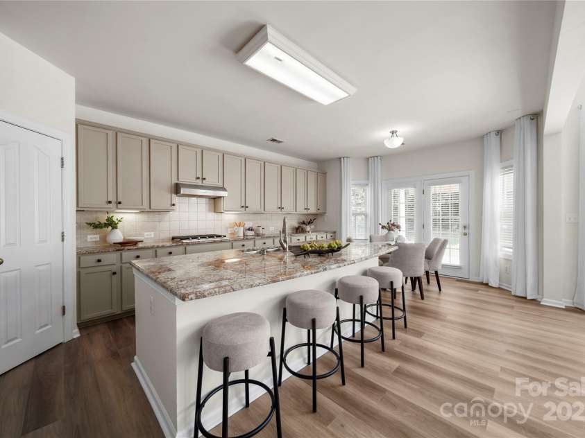 14801 Provence Lane, Charlotte, NC 28277.  MLS# CAR4273955, YatesRealty ID 24231. 