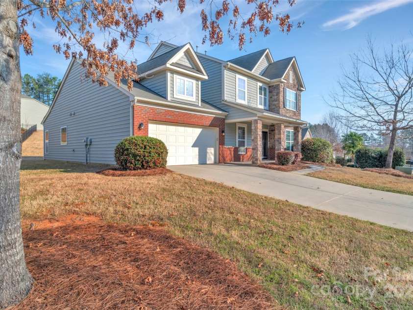 12724 Hunting Birds Lane, Charlotte, NC 28278.  MLS# CAR4232351, YatesRealty ID 24232. 