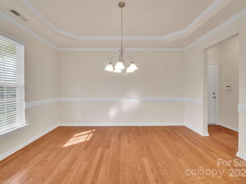 12724 Hunting Birds Lane, Charlotte, NC 28278.  MLS# CAR4232351, YatesRealty ID 24232. 