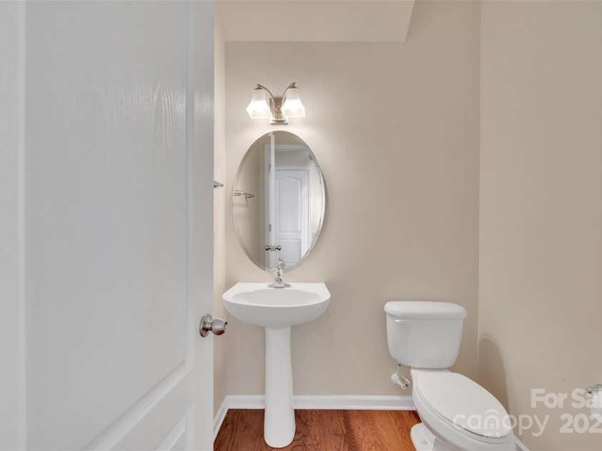 12724 Hunting Birds Lane, Charlotte, NC 28278.  MLS# CAR4232351, YatesRealty ID 24232. 