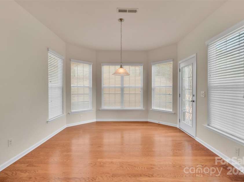 12724 Hunting Birds Lane, Charlotte, NC 28278.  MLS# CAR4232351, YatesRealty ID 24232. 