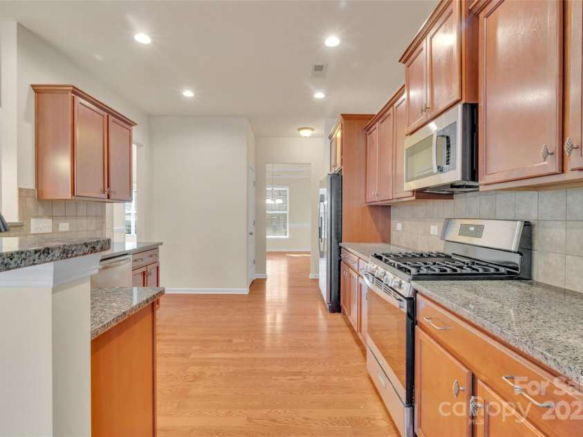 12724 Hunting Birds Lane, Charlotte, NC 28278.  MLS# CAR4232351, YatesRealty ID 24232. 