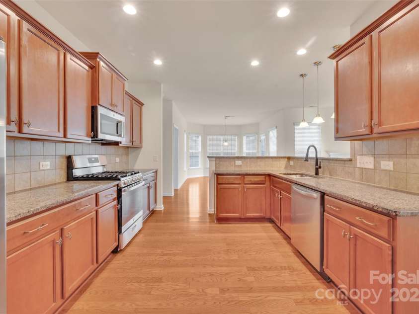 12724 Hunting Birds Lane, Charlotte, NC 28278.  MLS# CAR4232351, YatesRealty ID 24232. 