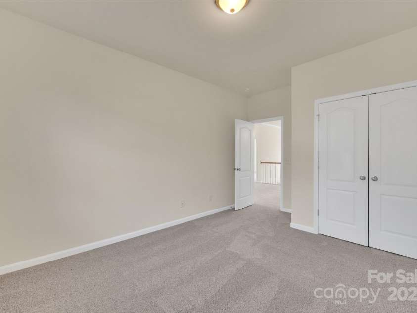 12724 Hunting Birds Lane, Charlotte, NC 28278.  MLS# CAR4232351, YatesRealty ID 24232. 