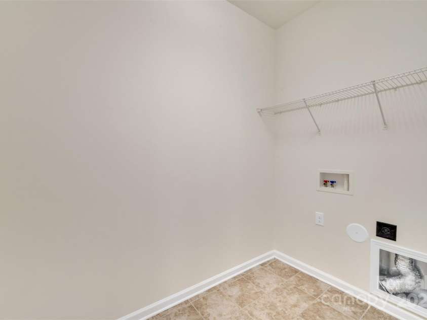 12724 Hunting Birds Lane, Charlotte, NC 28278.  MLS# CAR4232351, YatesRealty ID 24232. 