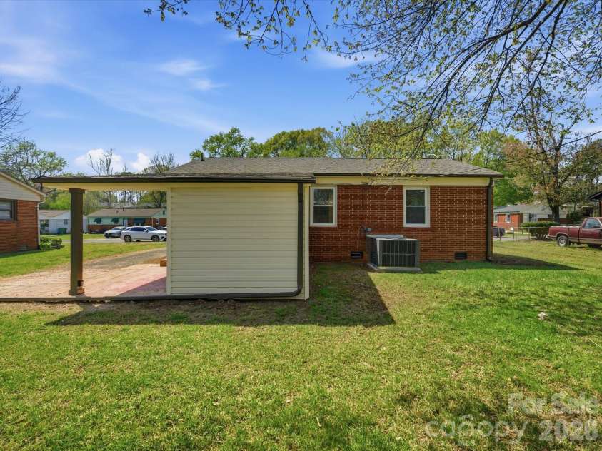 4946 Morgan Street, Charlotte, NC 28208.  MLS# CAR4361415, YatesRealty ID 24232. 