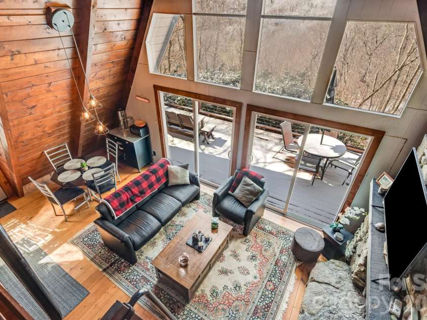 422 Glenaire Drive, Mars Hill, NC 28754.  MLS# CAR4353964, YatesRealty ID 24233. 